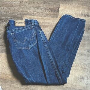 Wrangler Men's Dark Blue Straight Jeans. NWOT